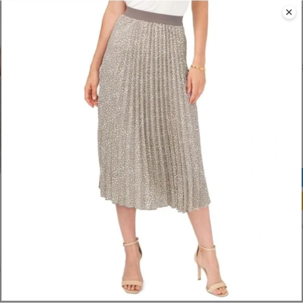 Vince Camuto NWT Womens Pleated Skirt size S